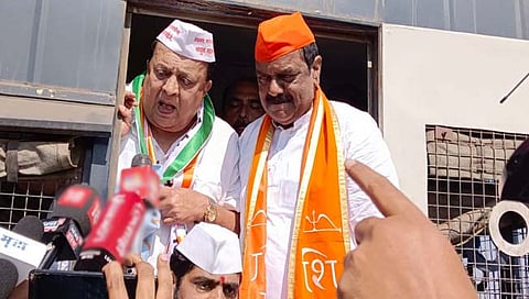 कर्नाटकी पोलिसांची दडपशाही; आमदार हसन मुश्रीफांसह मविआच्या कार्यकर्त्यांना सीमेवर रोखले