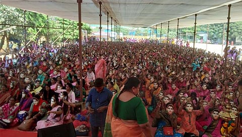 मुंबई : अंगणवाडी सेविकांचे विविध मागण्यांसाठी आझाद मैदानात आक्रोश आंदोलन