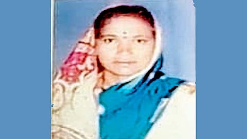 कोल्हापूर : एसटीच्या चाकाखाली सापडून महिला ठार