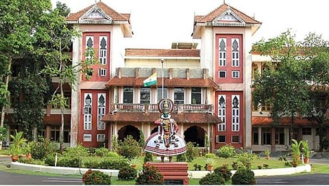 Menstrual Leave : विद्यार्थिनींना मासिक पाळी काळात मिळणार सुटी : केरळमधील विद्यापीठाचा महत्त्वपूर्ण निर्णय