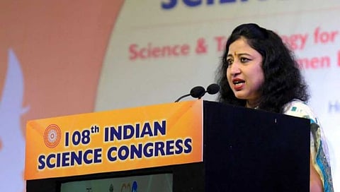 महिलांनो, स्वयंस्फूर्तीने विज्ञानक्षेत्रात भरारी घ्या : डॉ. निशा मेंदिरत्ता