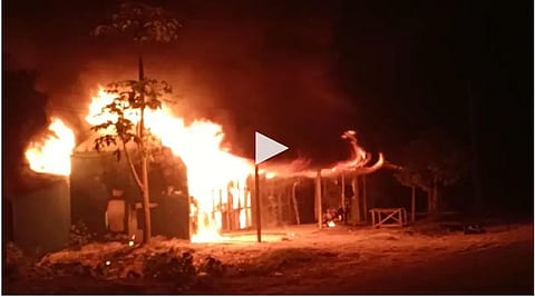 Tripura : त्रिपुराच्या माजी मुख्यमंत्र्यांच्या घरात आलेल्या पुजाऱ्यांवर हल्ला, वाहनांची तोडफोड