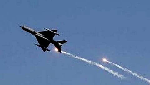 मुंबई दहशतवाद्यांच्या निशाण्यावर; हवाई हल्ल्याची शक्यता