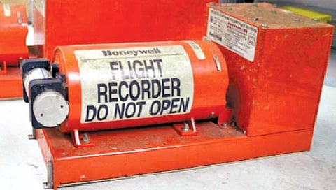 विमानाचा ‘ब्लॅक बॉक्स’ म्हणजे काय?