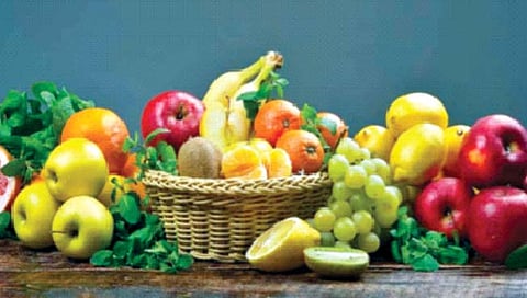 ‘या’फळांच्या सालीही असतात गुणकारी