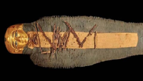 ‘गोल्डन बॉय’च्या ममीवर सोन्याचे ताईत