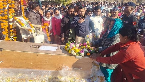 आदित्यला निरोप,www.pudhari.news