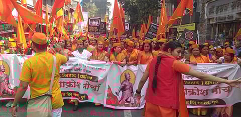 हिंदूचा जन आक्रोश…हजारोंच्या संख्येने हिंदू बांधव मोर्चात सहभागी