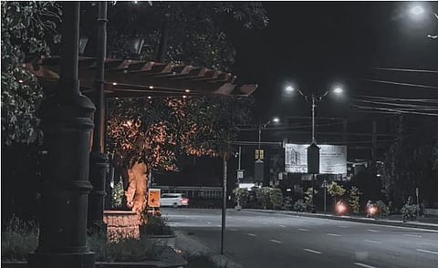 पाकिस्तानात ‘आर्थिक काळोख’ : वीज वाचवण्यासाठी मॉल, लग्नाचे हॉल, बाजार रात्री बंद ठेवणार | Pakistan Economic Crisis