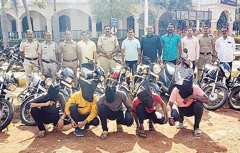 दुचाकी चोरांकडून 16 वाहने जप्त; बारामतीसह पुणे, सातारा, सोलापुरातून पळवली वाहने