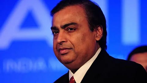 नुस्ली वाडिया हत्या कट प्रकरण : मुकेश अंबानींना साक्षीदार म्हणून बोलावण्यास विशेष न्यायालयाचा नकार