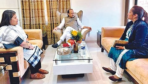 सातारा : महाबळेश्वर बाजारपेठेचा आराखडा राबवला तर पर्यटनात वाढच होईल : अजित पवार