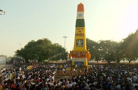 शौर्य दिनानिमित्त कोरेगाव भीमा येथे अनुयायांनची अलोट गर्दी; प्रकाश आंबेडकरांनी केले अभिवादन