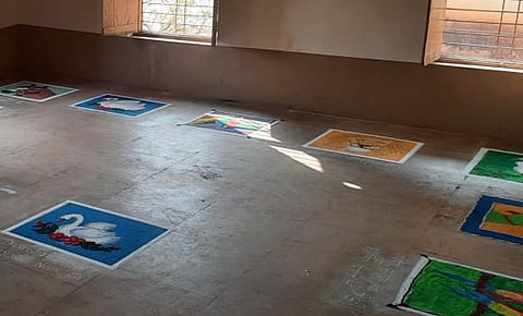 आचरा : प्रजासत्ताक दिनी विद्यार्थ्यांनी स्वखर्चातून भरवले रांगोळी प्रदर्शन 
