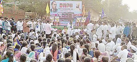 डॉ. आंबेडकर स्मारकासाठी भीमसैनिकांचा अकोलेत मोर्चा