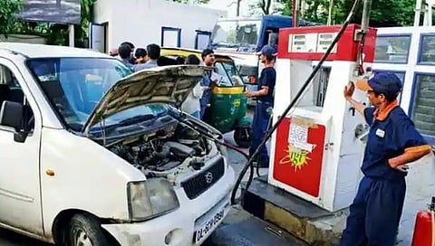 CNG Price : मुंबईकरांना मोठा दिलासा; सीएनजी झाला अडीच रुपयांनी स्वस्त