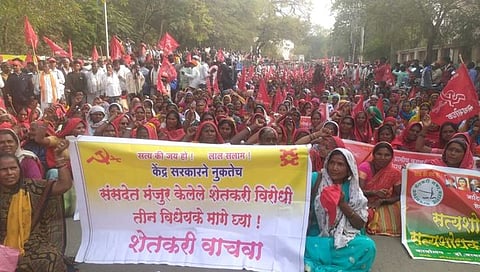 धुळे : पिक हमीभाव, वन हक्क दावे मंजूरीची मागणी; सत्यशोधक ग्रामीण कष्टकरी सभेचा मोर्चा