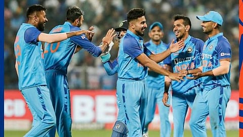 IND vs SL : श्रीलंकेचे भारताला २०७ धावांचे आव्हान