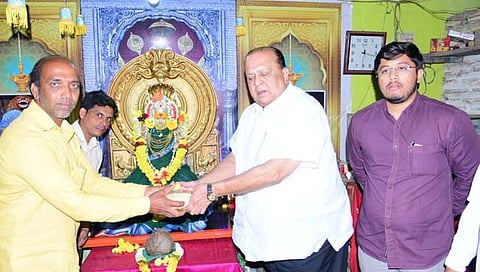 मुरगुड येथील अंबाबाई मंदिरास हसन मुश्रीफ यांची  भेट