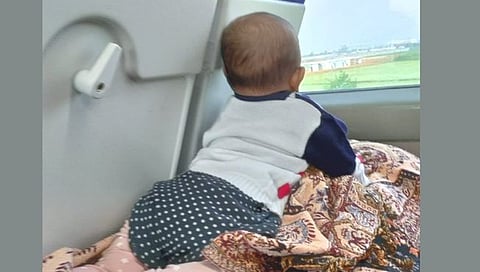 सीट ‘ट्रेन’मधील की ‘विमाना’ची? रेल्‍वे मंत्र्यांनी सांगितले फोटोचे रहस्य