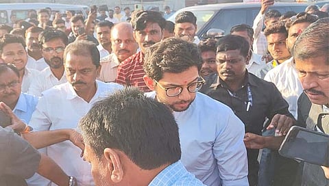 जालना: आदित्य ठाकरेंच्या स्वागतादरम्यान मोबाईलसह ११ हजारांची रोकड लंपास