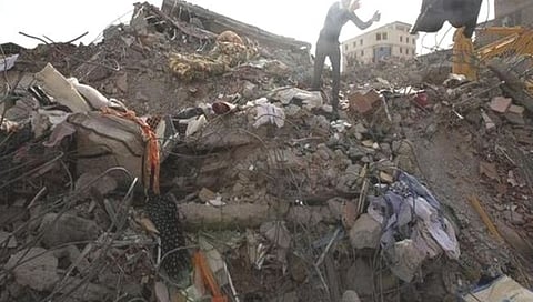 Earthquake in Turkey:तुर्कस्तान भूकंपाने हादरले, तुर्की, सीरियात ५२१ हून अधिक जणांचा मृत्यू