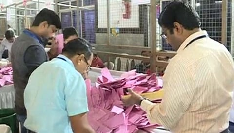 नागपूर शिक्षक मतदारसंघात महाविकास आघाडीचे अडबाले आघाडीवर, गाणार समर्थक चिंतेत