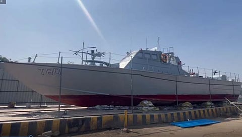 कल्याणच्या खाडी किनारी टी-८० युद्धनौका दाखल