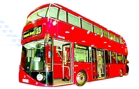 पुणे : डबल डेकर बसला पीएमपीचा ‘स्टार्टर’