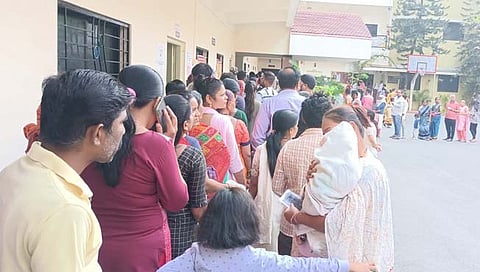 चिंचवड पोटनिवडणूक: दुपारनंतर मतदानासाठी नागरिकांची गर्दी