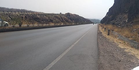 खेड घाटात सशस्त्र दरोडा; दुचाकीस्वारांना अडवून बेदम मारहाण