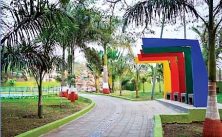 पुणे : येरवड्यातील दोन उद्याने चमकली