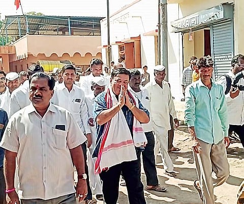 नगर : प्रशासनाच्या भ्रष्टाचारावर गप्प का? ; प्रताप ढाकणे यांचा नामोल्लेख टाळत आ. मोनिका राजळेंना सवाल