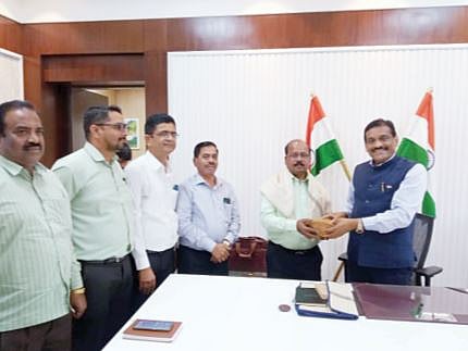 पुणे : …अन् ते झाले औट घटिकेचे अधीक्षक