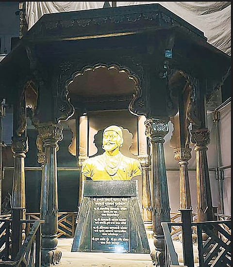 नगर : केडगावात मेघडंबरीची प्रतिकृती ; छत्रपती शिवाजी महाराज पुतळा परिसराचे सुशोभीकरण