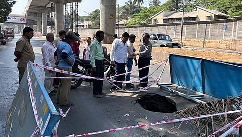 मुंबई: पवई सुवर्ण मंदिराजवळ रस्ता खचला; वाहतूक विस्कळीत