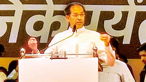 देशद्रोही म्हणाल तर जीभ हासडू : उद्धव ठाकरे