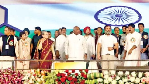 राजकीय : अमृताशिवायचे मंथन