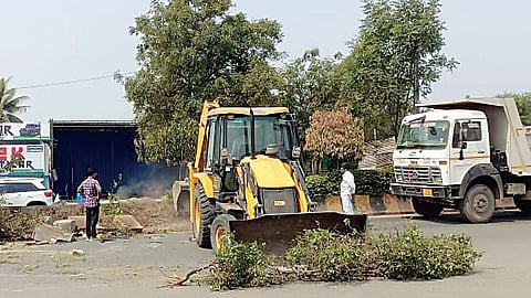 वाकड : डीपी रोडवरील दुभाजक हटविले; वाहतूक कोंडीतून नागरिकांना दिलासा