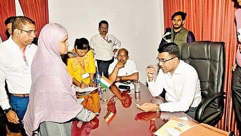 गोवा : जनतेची कामे रखडल्यास कारवाई; मंत्रिमंडळाचा अधिकार्‍यांना इशारा