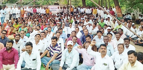 कर्जत तालुका सोडला वार्‍यावर; संपामुळे महसूल विभागाचे अवघे चार कर्मचारी हजर