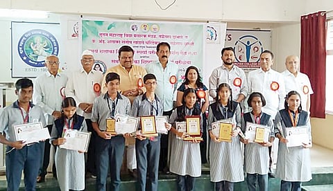 तळेगाव दाभाडे : विविध स्पर्धा परीक्षेत आत्मविश्वास वाढवावा