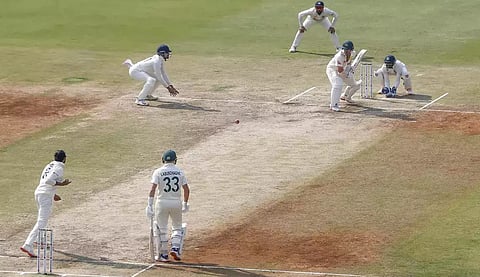 ICC Slams Indore Pitch : इंदोरच्या होळकर मैदानावरील खेळपट्टीवर एक वर्षाची बंदी?