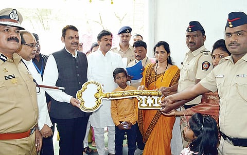 कर्जत : पोलिसांच्या 76 निवासस्थानांचे लोकार्पण; उपमुख्यमंत्री देवेंद्र फडणवीस यांची उपस्थिती