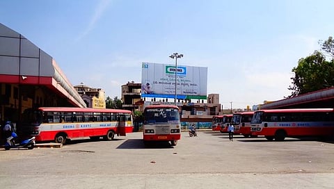 हिंगोली : मुलीकडे पाहण्यावरून तरुणांमध्ये हाणामारी; बसस्थानकातील प्रकार