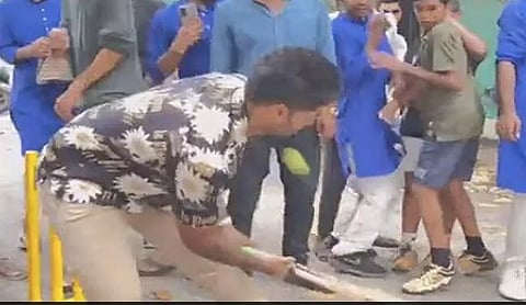 सूर्यकुमारने ‘गल्‍ली’ क्रिकेटमध्‍ये मारला ‘सुपला शॉट’, Video पाहिलात का?