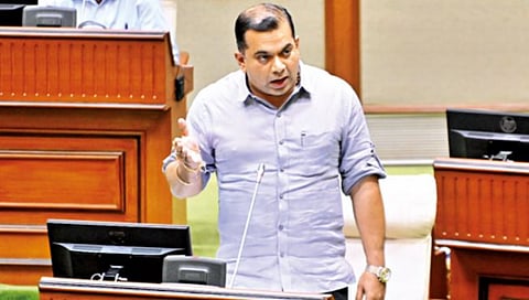 मालवणातील जलक्रीडा प्रकल्पाची चर्चा गोवा विधानसभेत