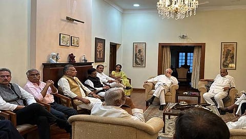 ईव्हीएमचा दुरुपयोग होऊ शकतो, निवडणूक आयोगाकडे प्रश्न उपस्थित करणार, विरोधकांचा निर्णय