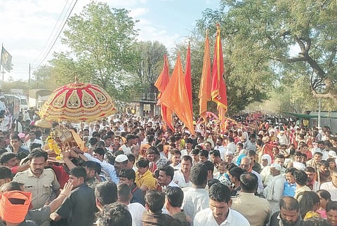 मढी : कानिफनाथ महाराज की जय! घोषणांनी परिसर दुमदुमला