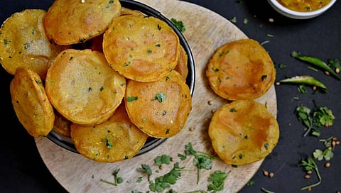 Methi Matar Masala Puri : 